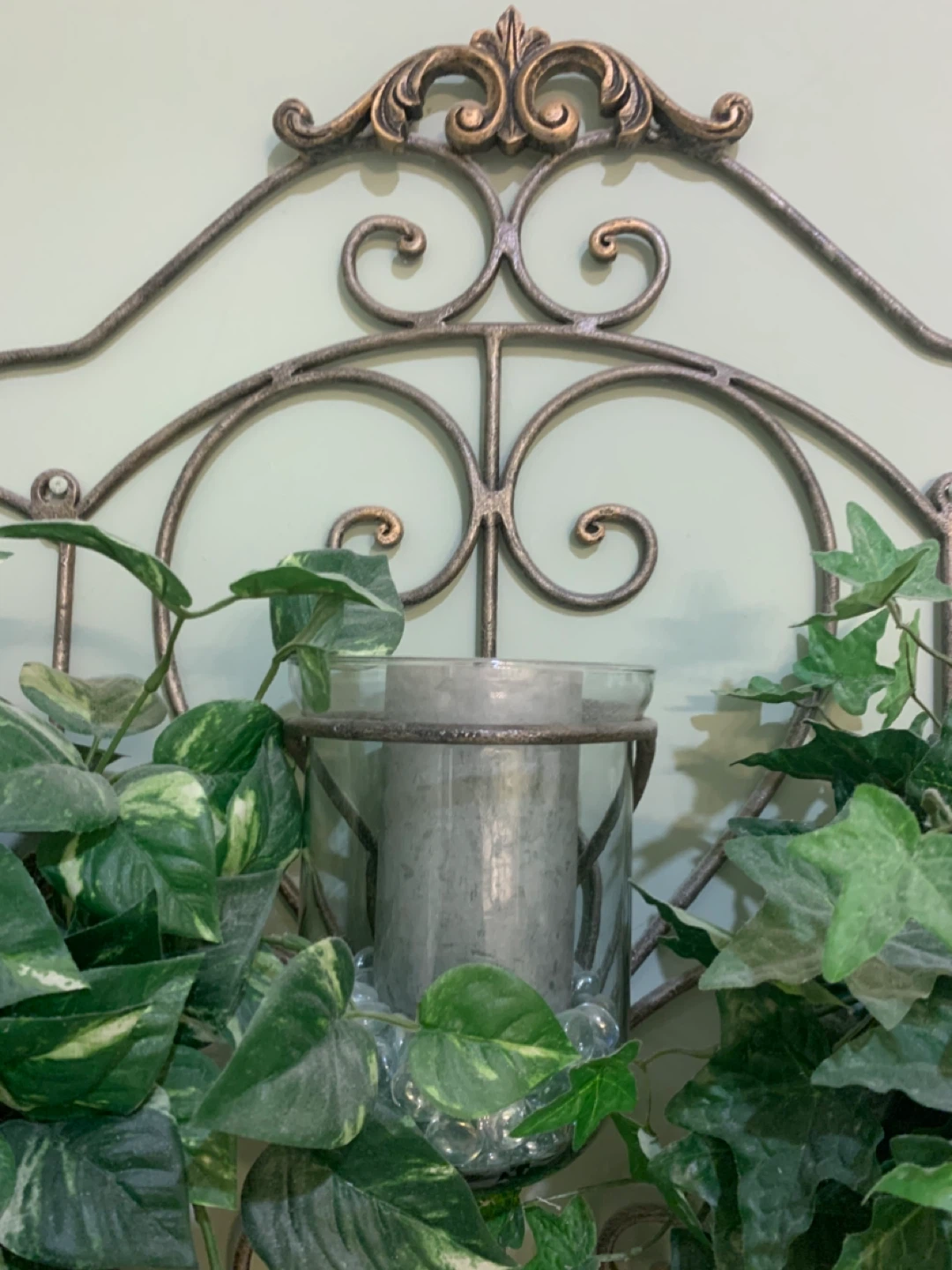Metal Wall Sconce with 3 glass Holder