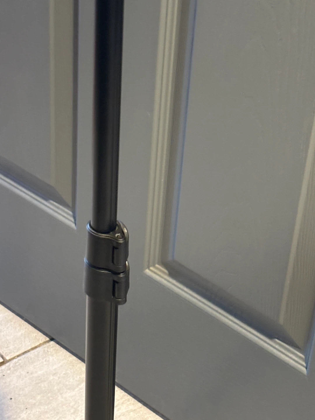Black Tripod with adjustable Phone Mount - photo 4