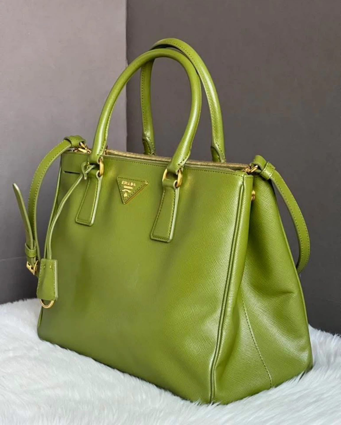 FOR SALE ✨ PRE-LOVED Prada Large Saffiano Lux Galleria Tote Bag - photo 4