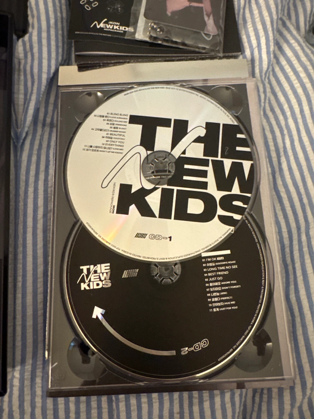 iKON [The New Kids] Repackage Album - Black Ver. (2 CDs) - photo 3