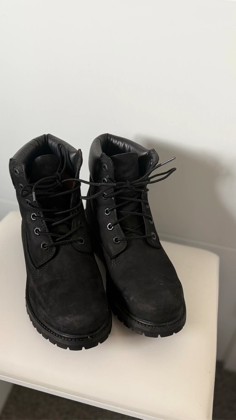Timberland Black Suede Lace-Up Boots - Size 38 Womens