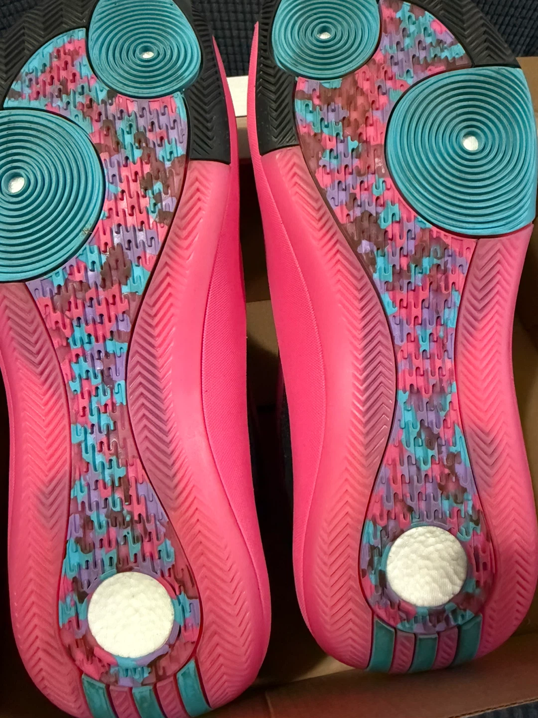 Pink Nike Basketball Shoes - photo 2