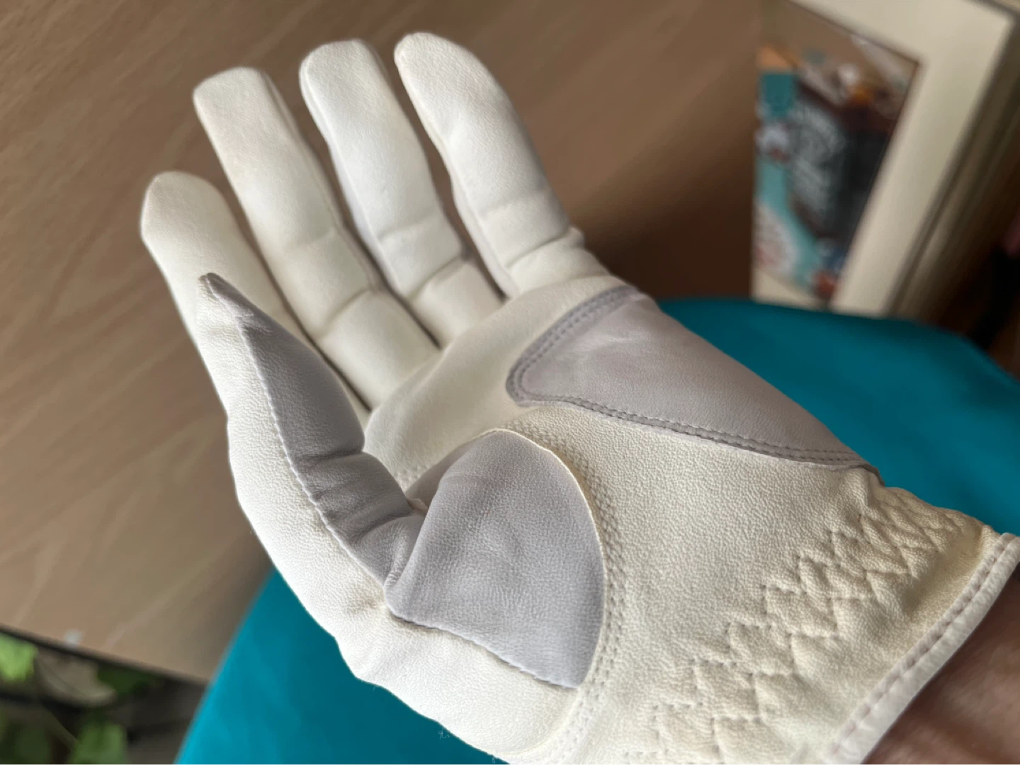Ladies Left hand golf glove, Large, new condition - photo 4