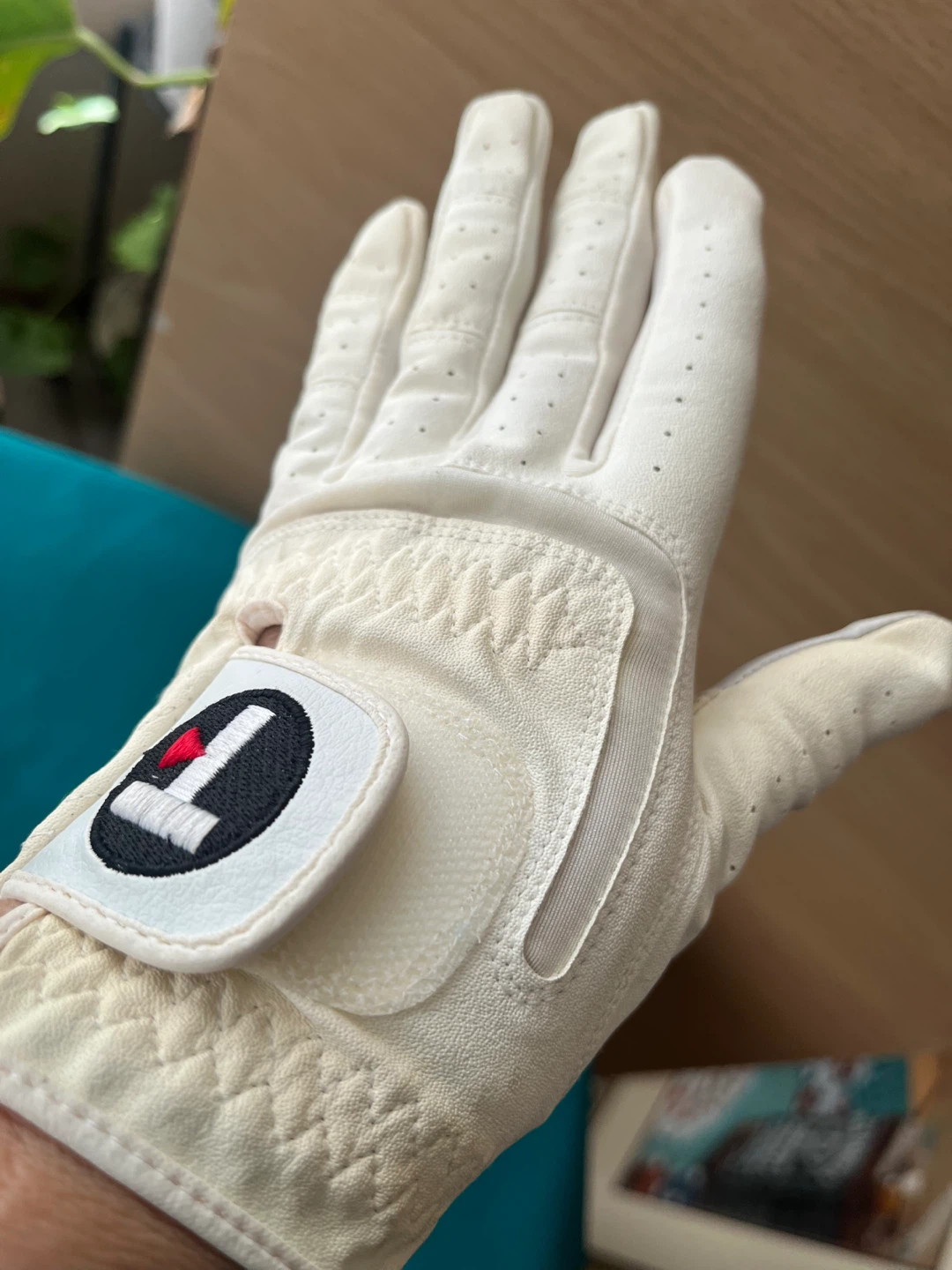 Ladies Left hand golf glove, Large, new condition - photo 3
