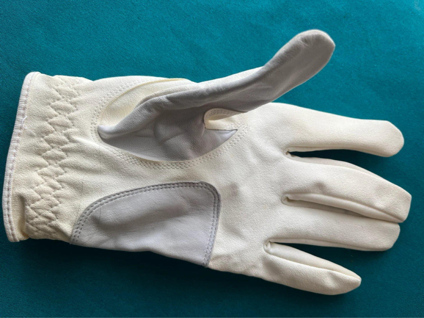 Ladies Left hand golf glove, Large, new condition - photo 5