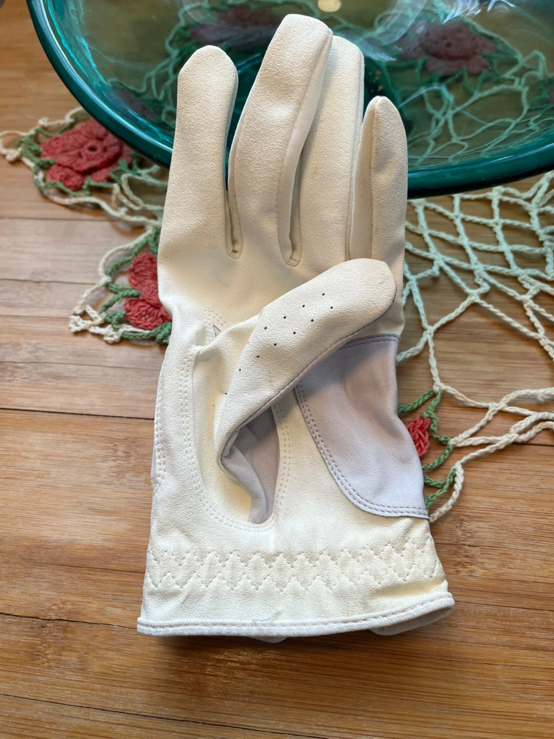 Ladies Left hand golf glove, Large, new condition