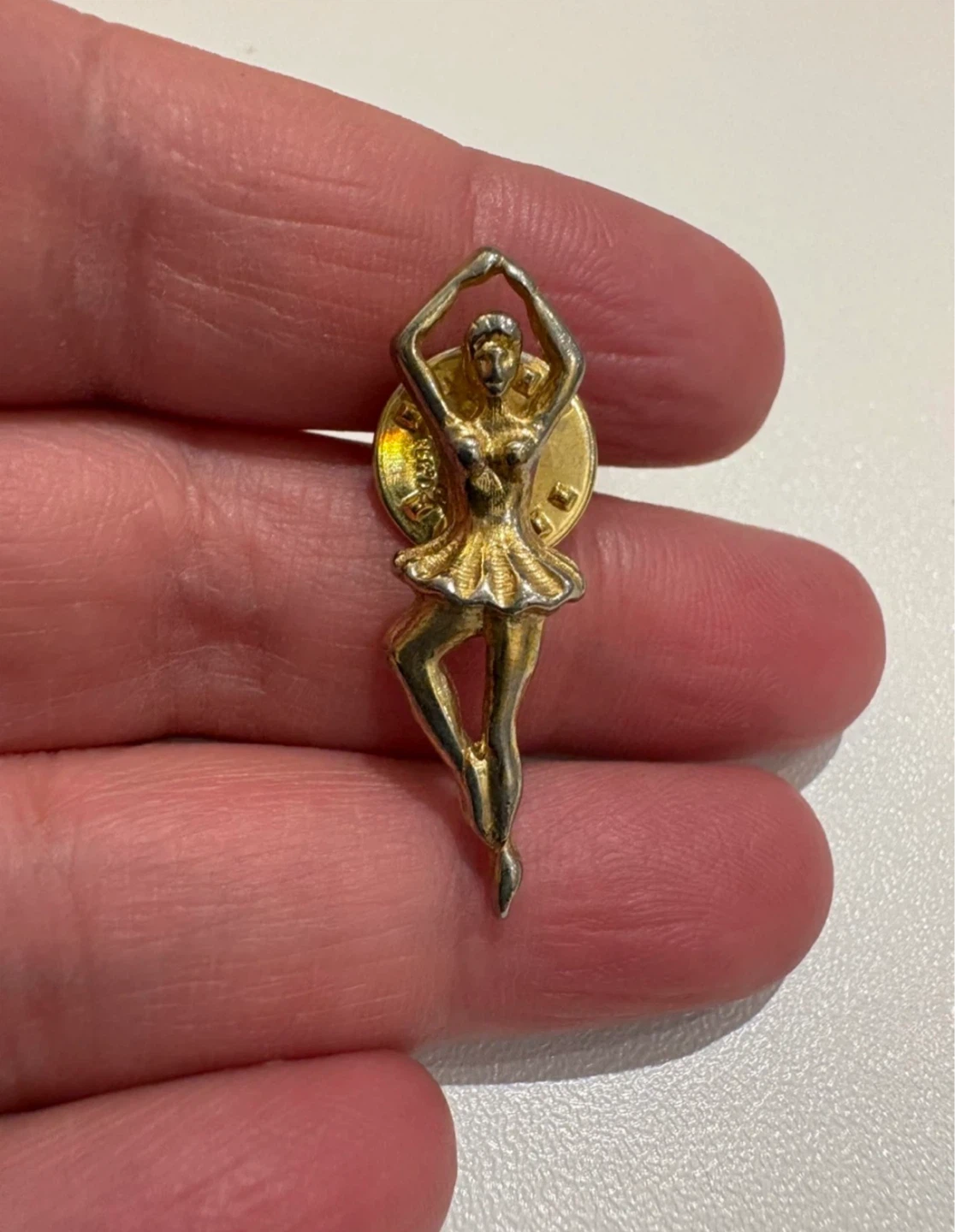 Vintage Skater & Ballerina Gold Pin Set - photo 2