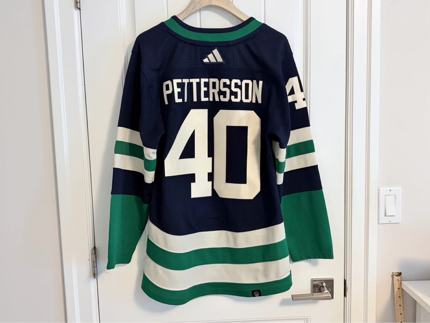 Authentic Adidas Canucks Pettersson Reverse Retro Jersey 44 XS - photo 4