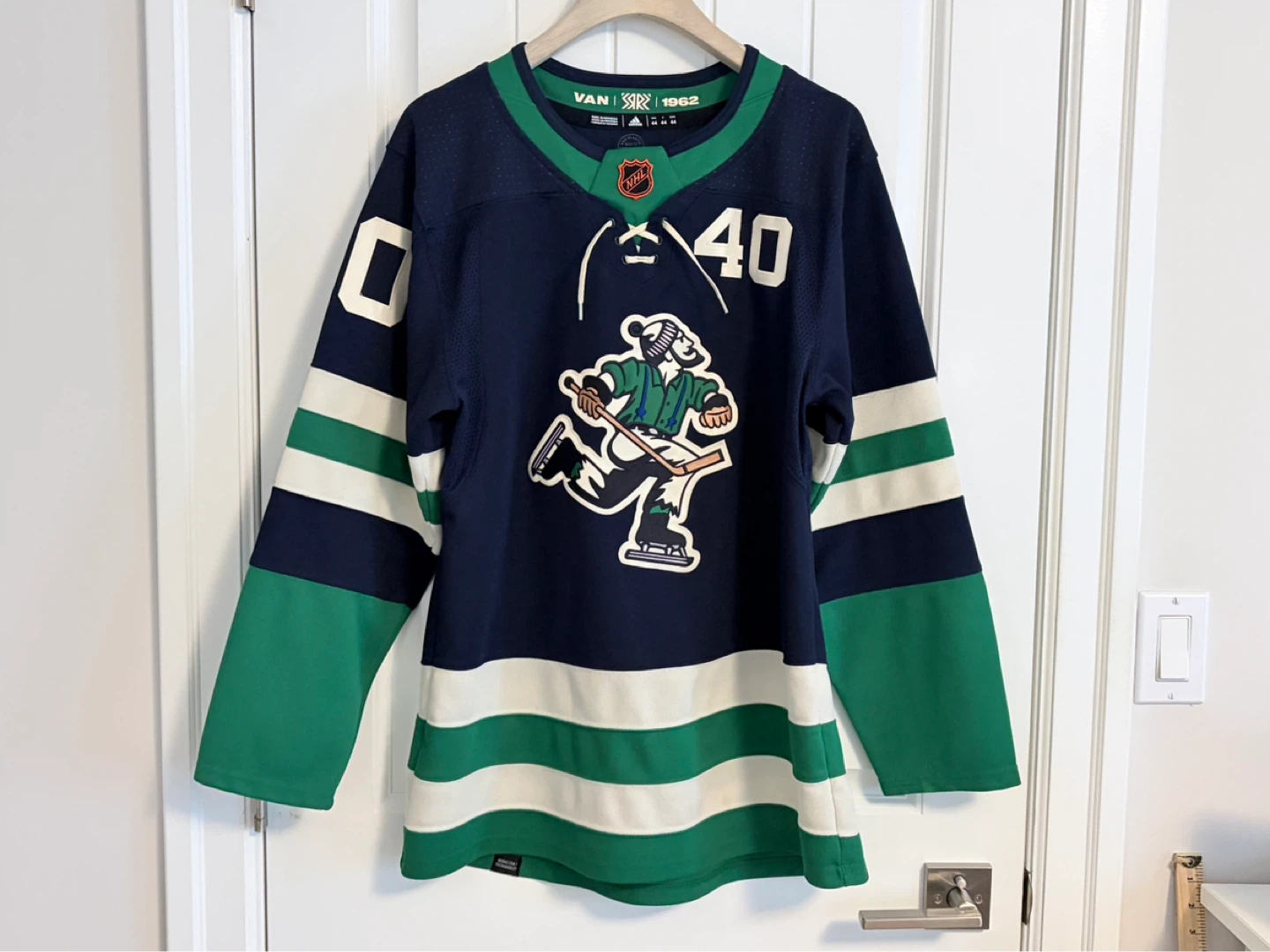 Authentic Adidas Canucks Pettersson Reverse Retro Jersey 44 XS