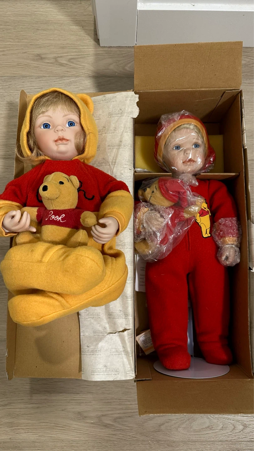 2 The Ashton-Drake Galleries Winnie the Pooh Doll