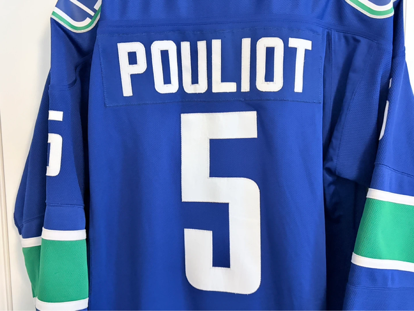 Reebok Vancouver Canucks Derrick Pouliot Blue Orca Jersey XL - photo 2
