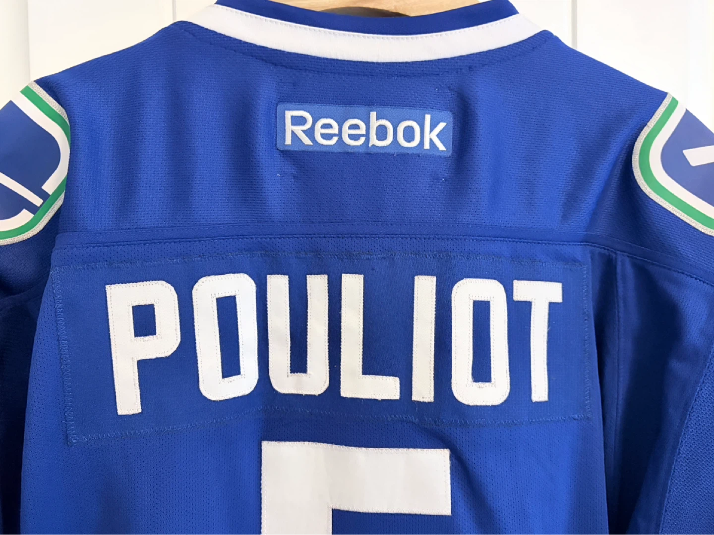 Reebok Vancouver Canucks Derrick Pouliot Blue Orca Jersey XL - photo 3