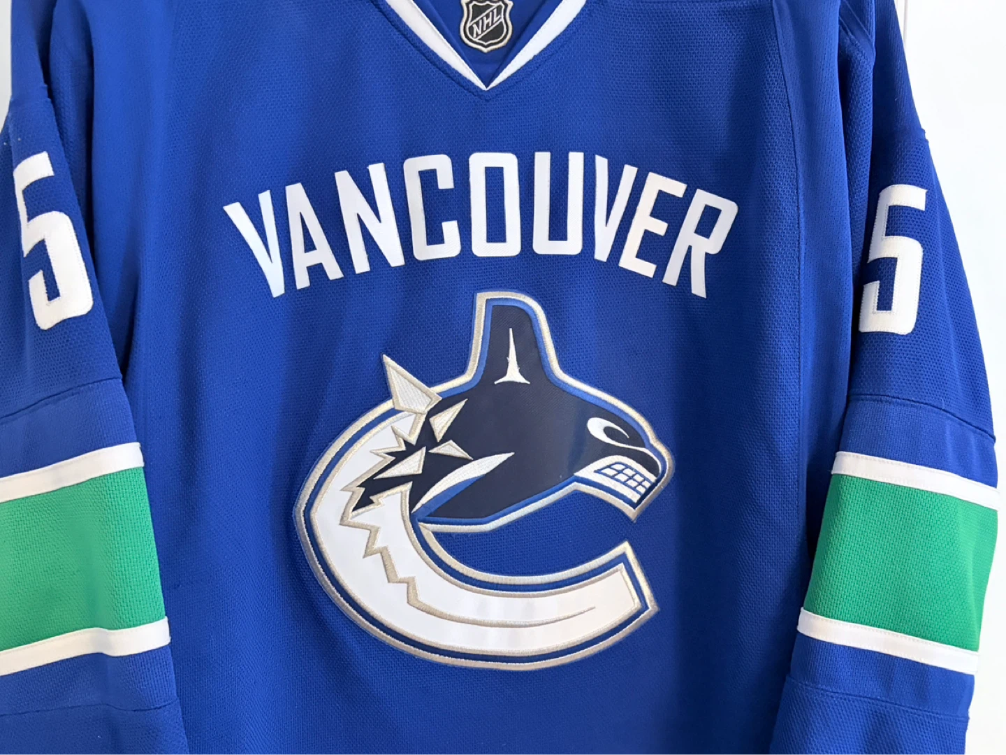 Reebok Vancouver Canucks Derrick Pouliot Blue Orca Jersey XL - photo 5