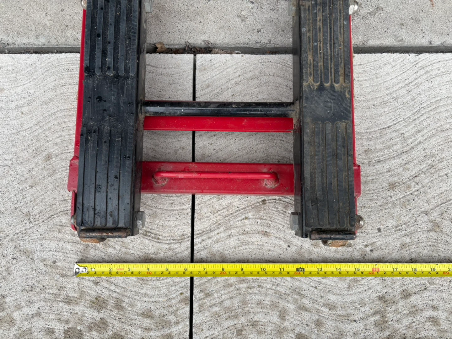 MotoMaster Motorcycle Jack - 1500 LB Capacity - photo 5