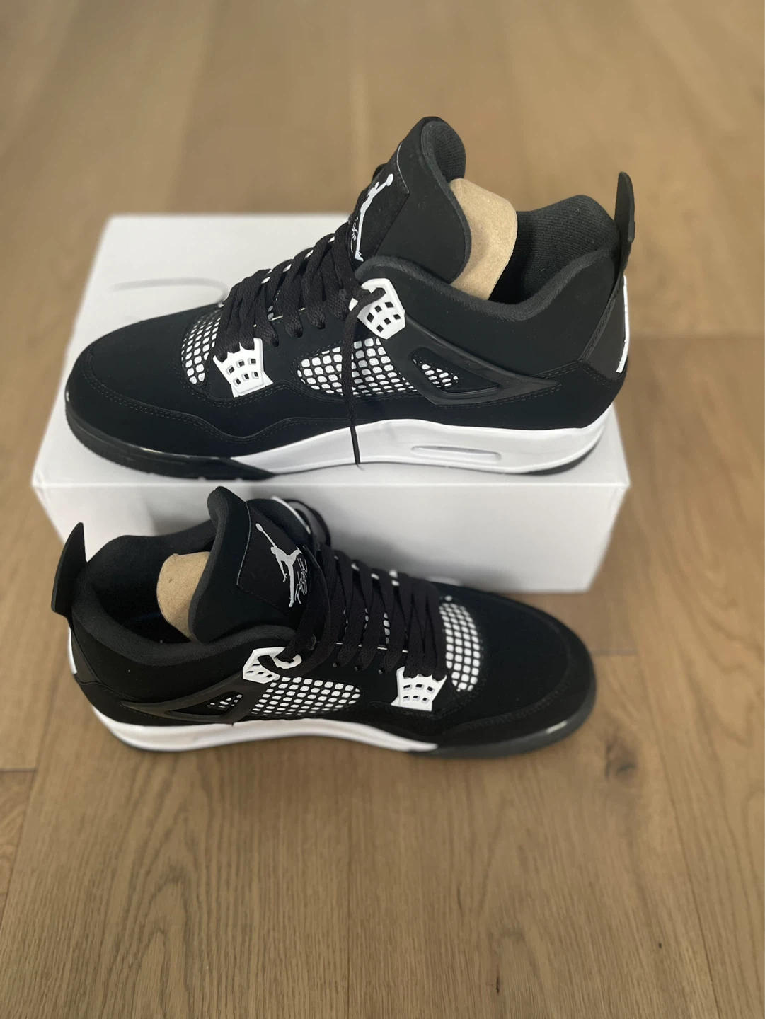Air Jordan 4 Retro Black White Sneakers - photo 4