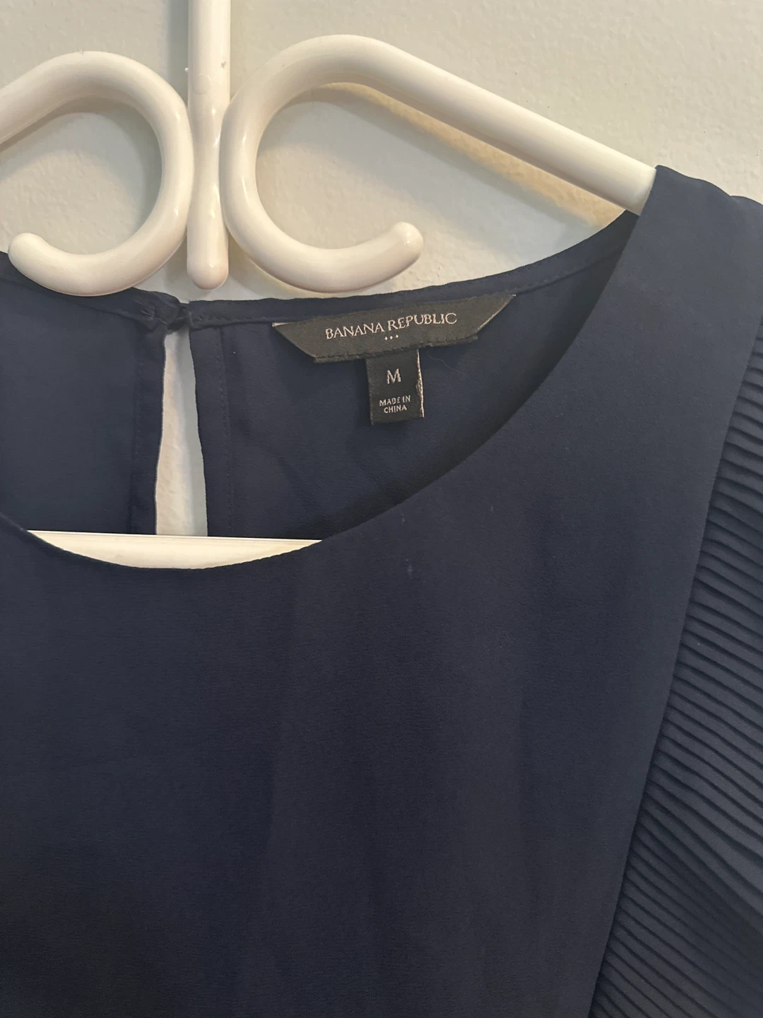 Banana Republic Navy Blue Ruffled Top - Size Medium - photo 3