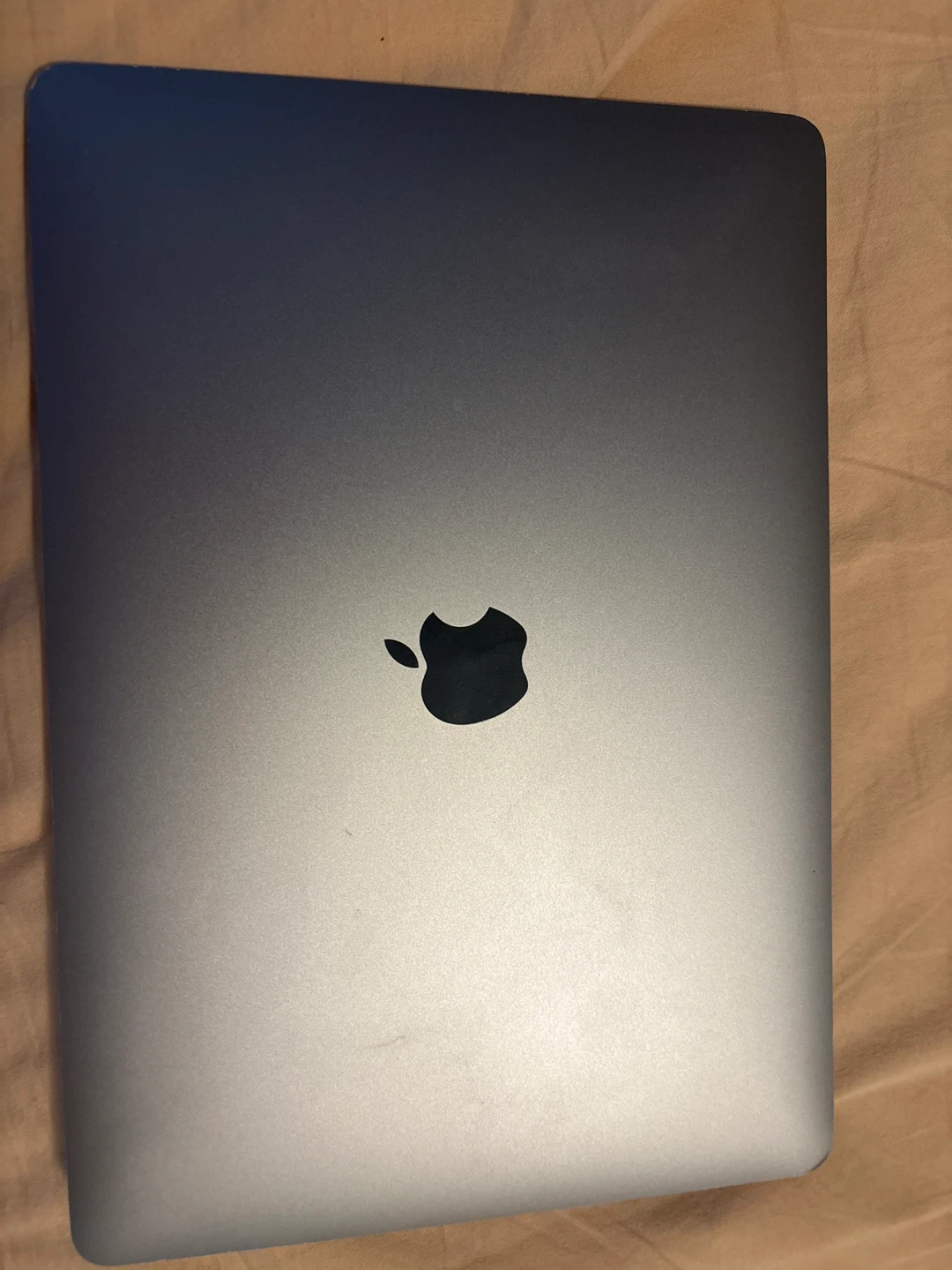 Apple MacBook Air M1, 13.3-inch Retina, 8GB RAM, 2020