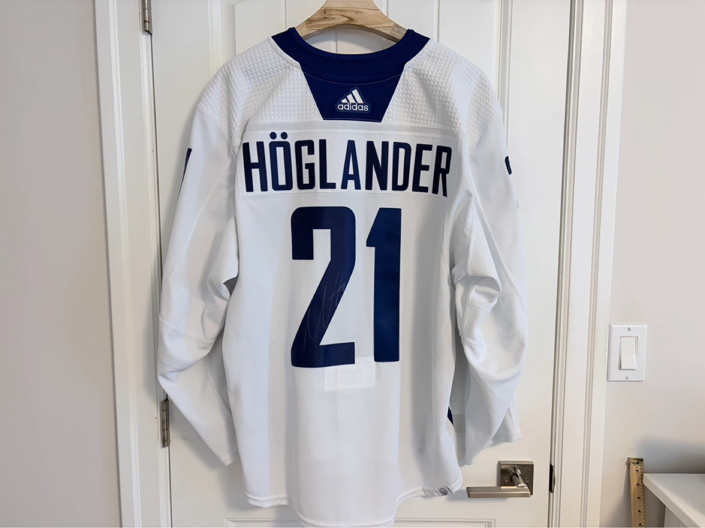Official Adidas Canucks Höglander Autographed MIC Jersey 58 - photo 4