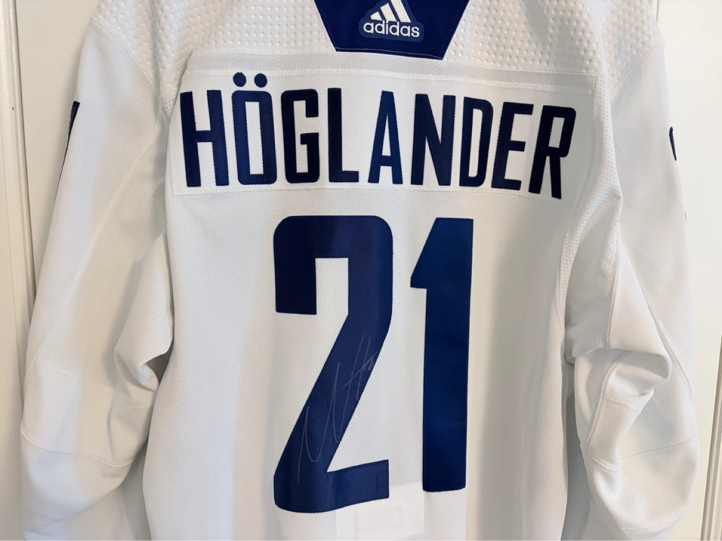 Official Adidas Canucks Höglander Autographed MIC Jersey 58 - photo 5