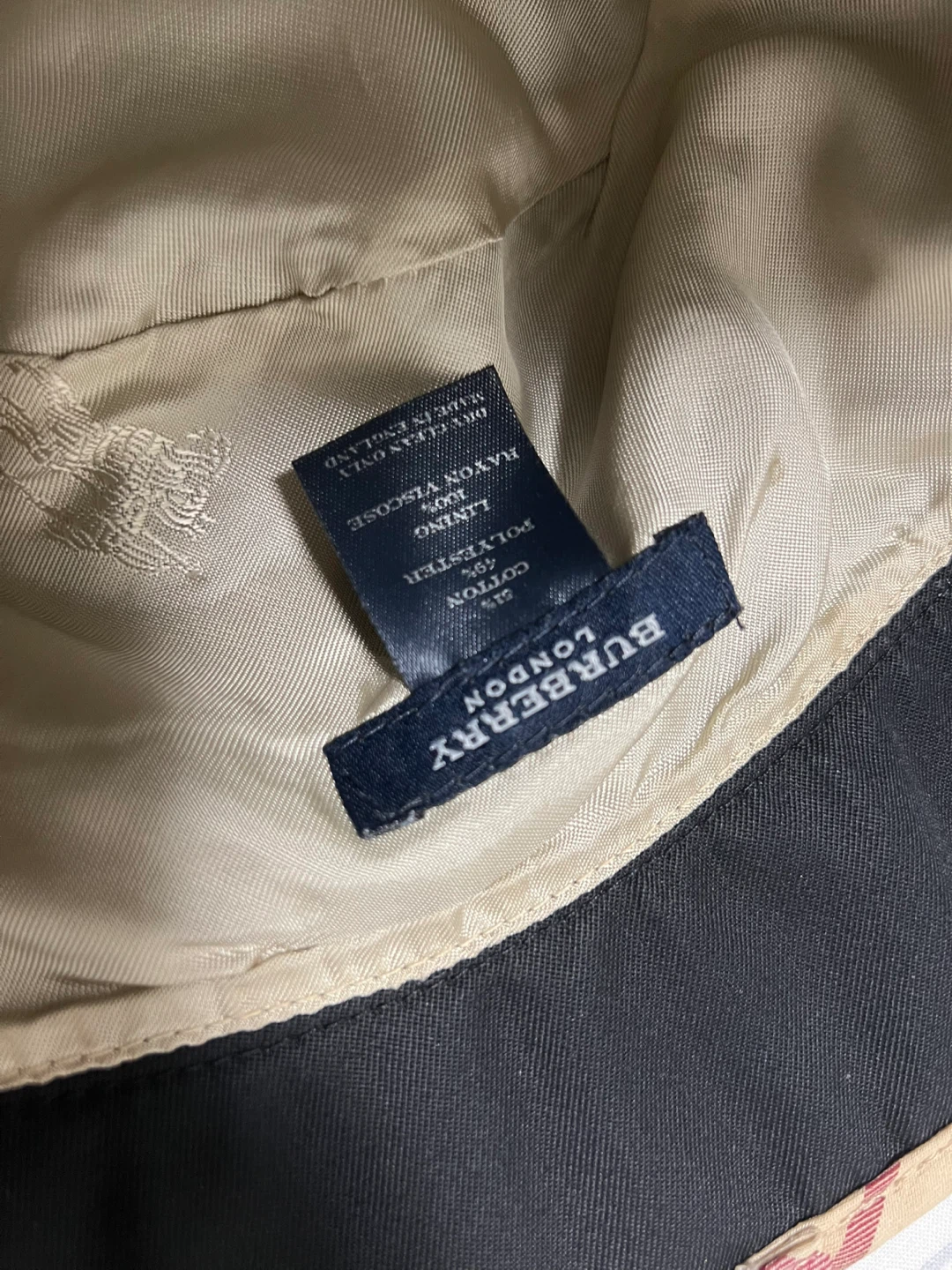 Burberry Black Bucket Hat with Nova Check Trim - photo 2