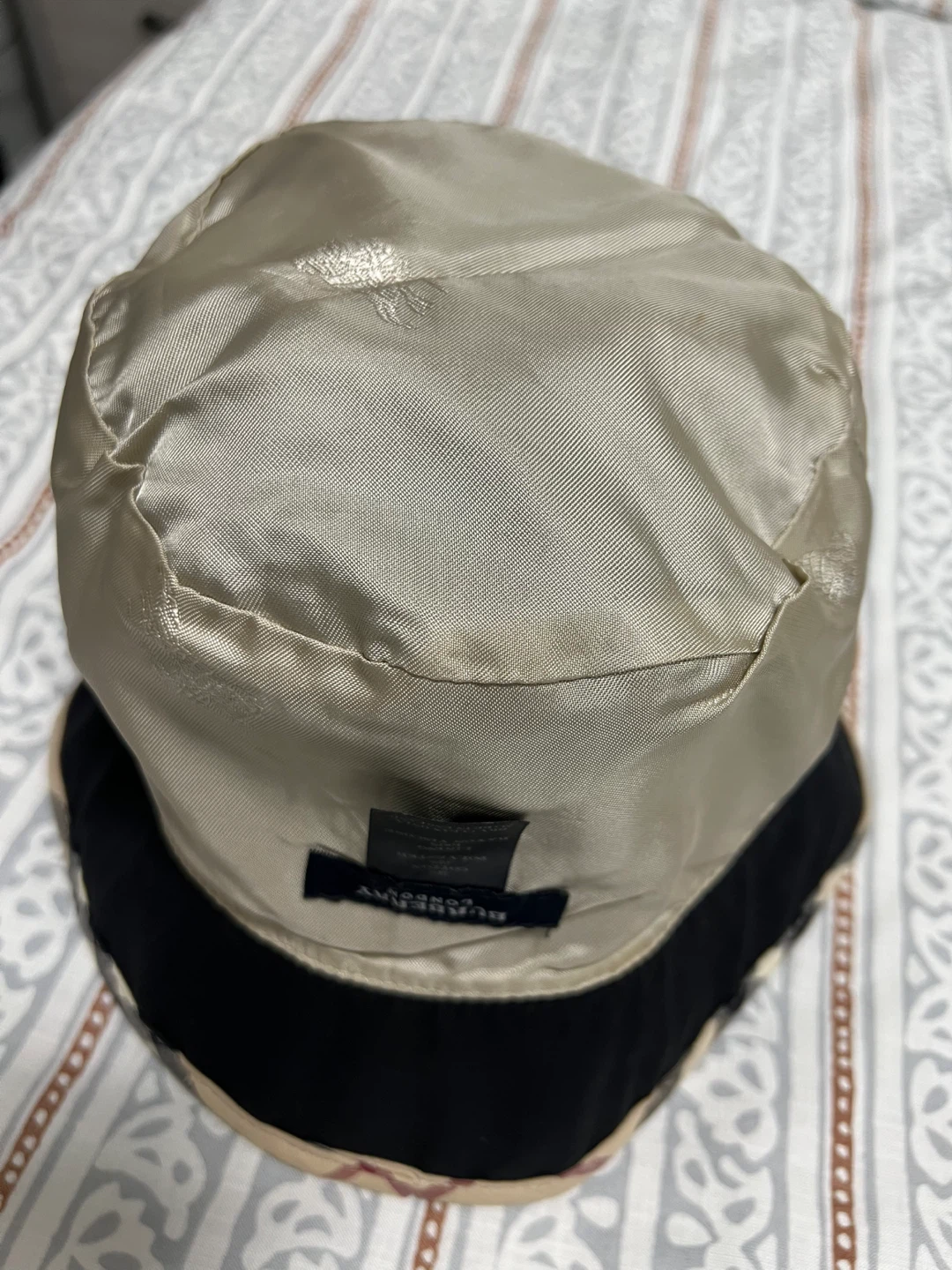 Burberry Black Bucket Hat with Nova Check Trim - photo 4
