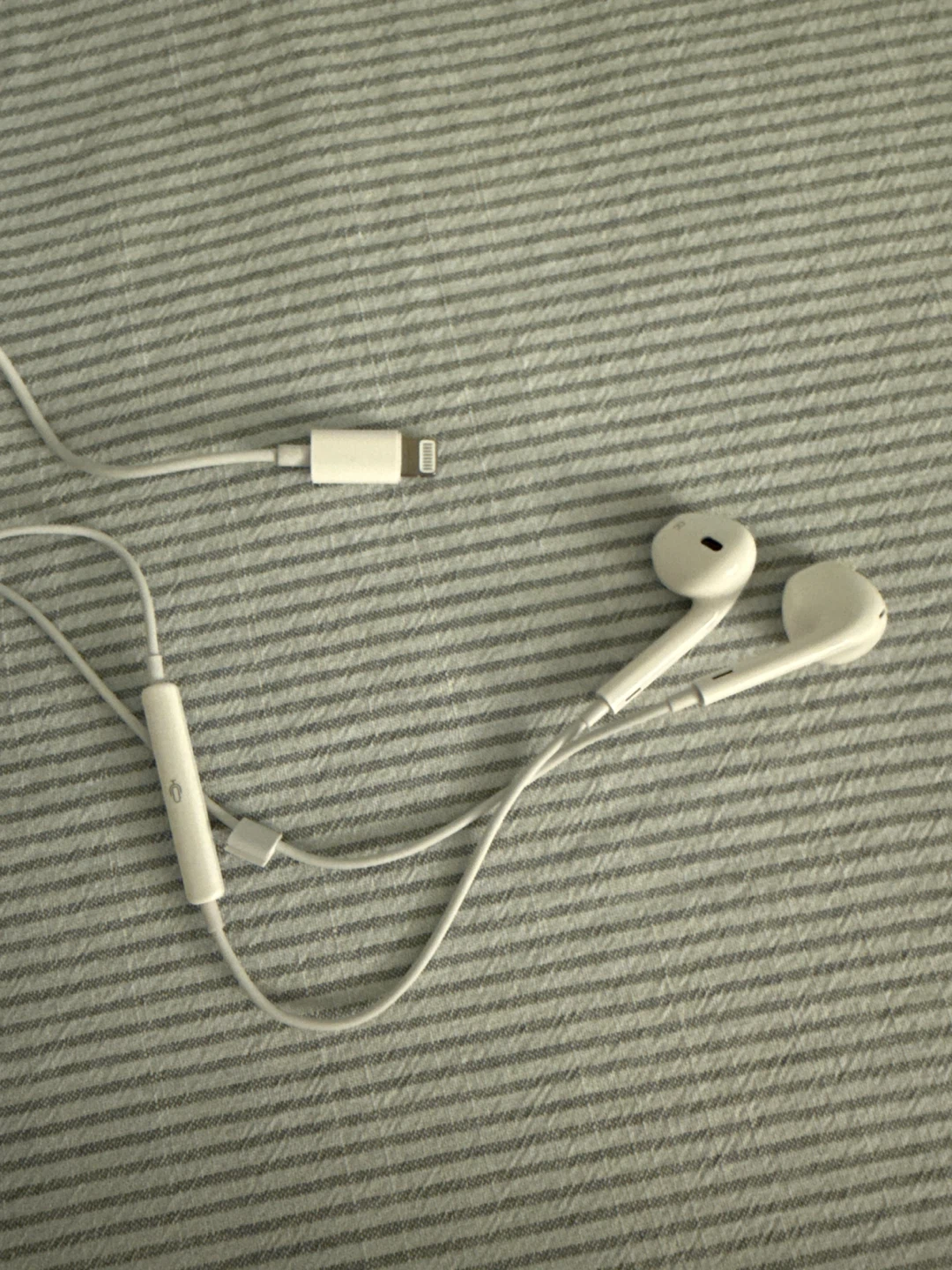 Apple EarPods with Lightning Connector