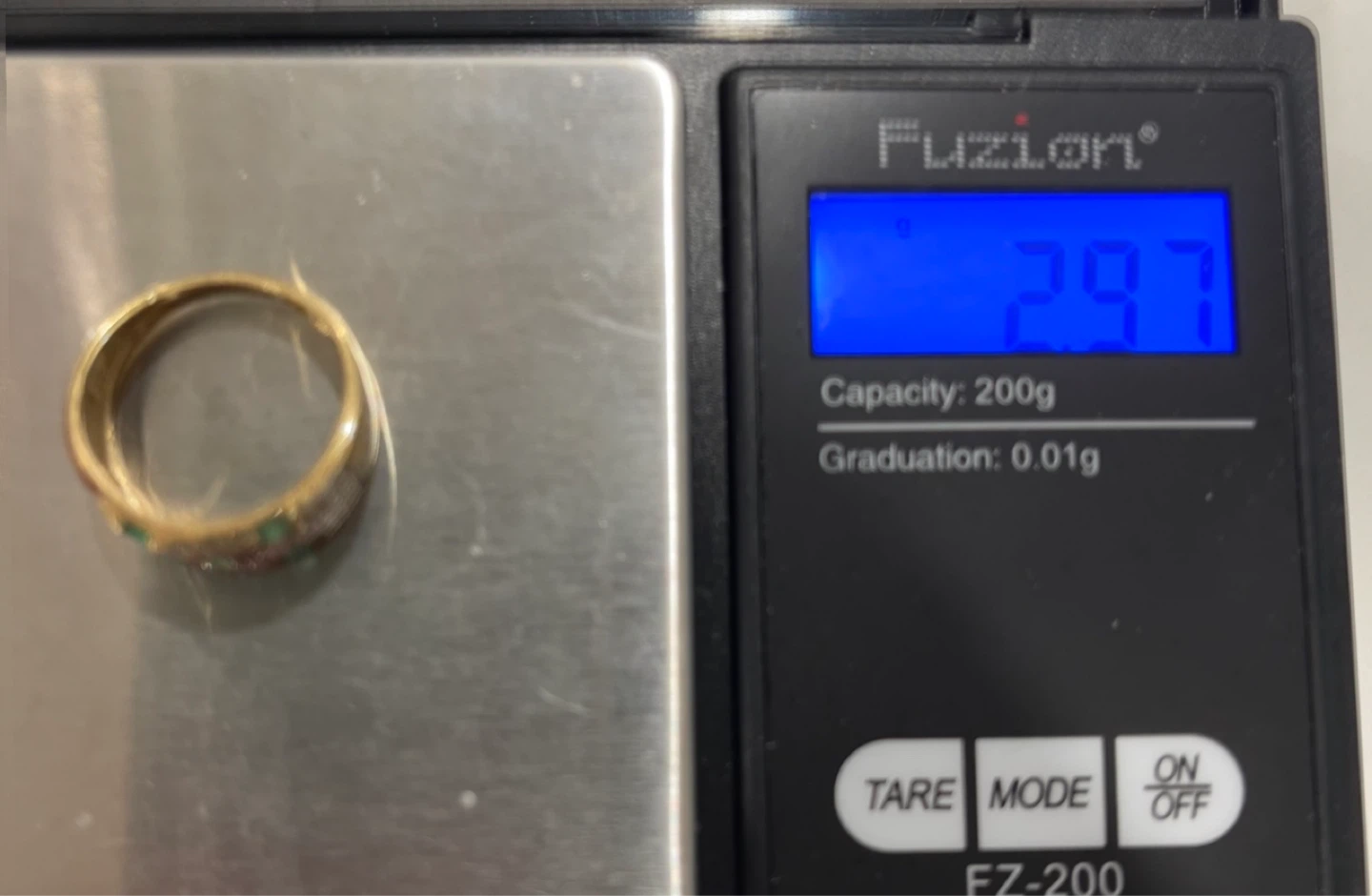 375 yellow gold , Emerald and Diamond Band Ring - photo 3