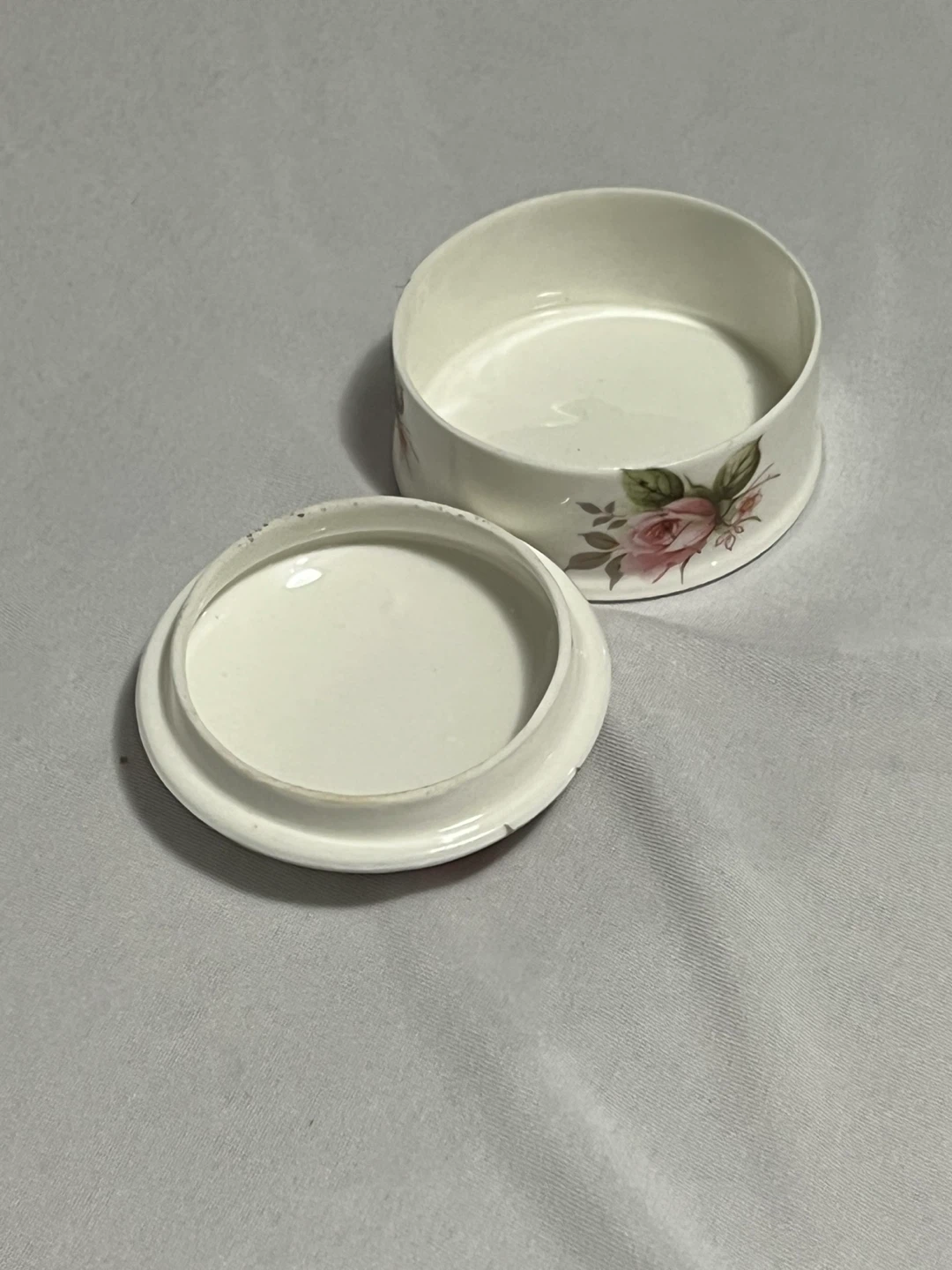 Vintage Porcelain Trinket Box - photo 2