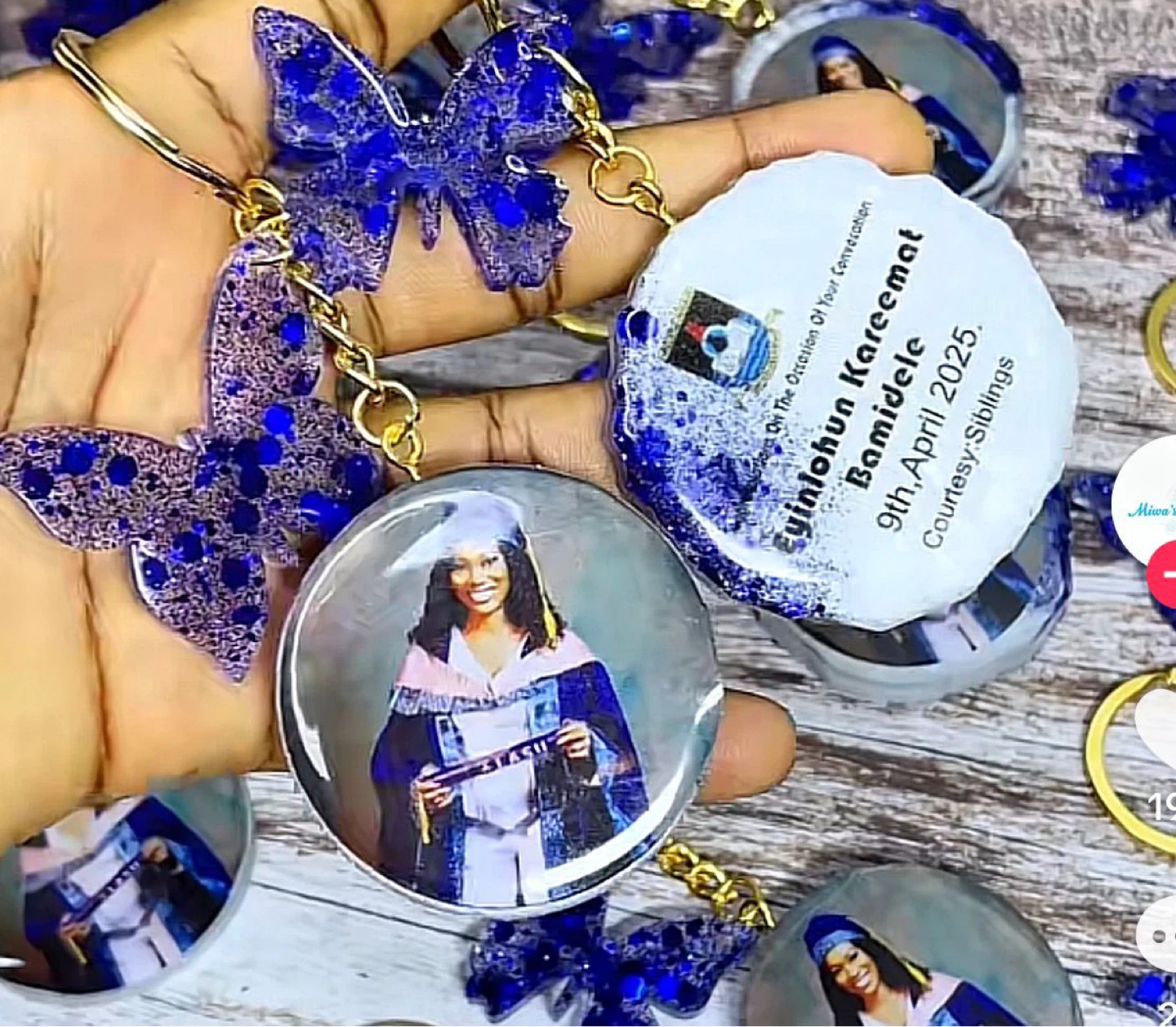 Custom Photo Resin Keychain - photo 2