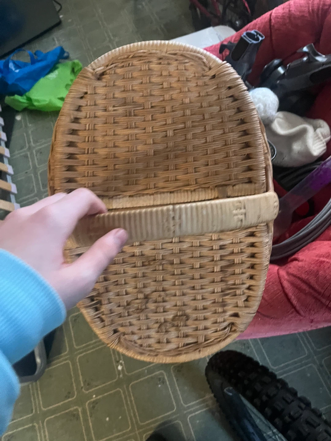 Wicker Picnic Basket with Lid and Handle - photo 4