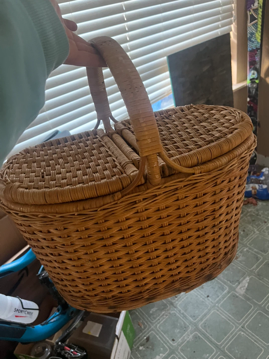 Wicker Picnic Basket with Lid and Handle - photo 2