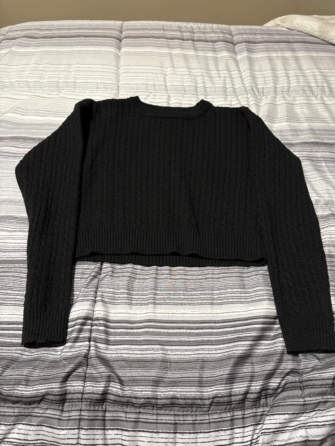 Black Cable Knit Cropped Sweater
