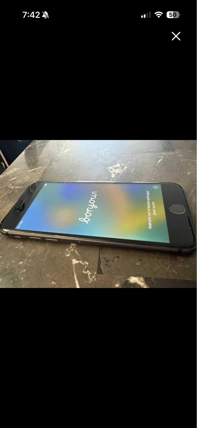 iPhone 8 - photo 3