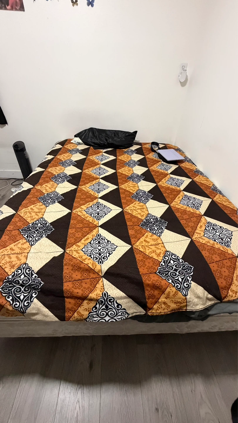 Queen size bed with mattress