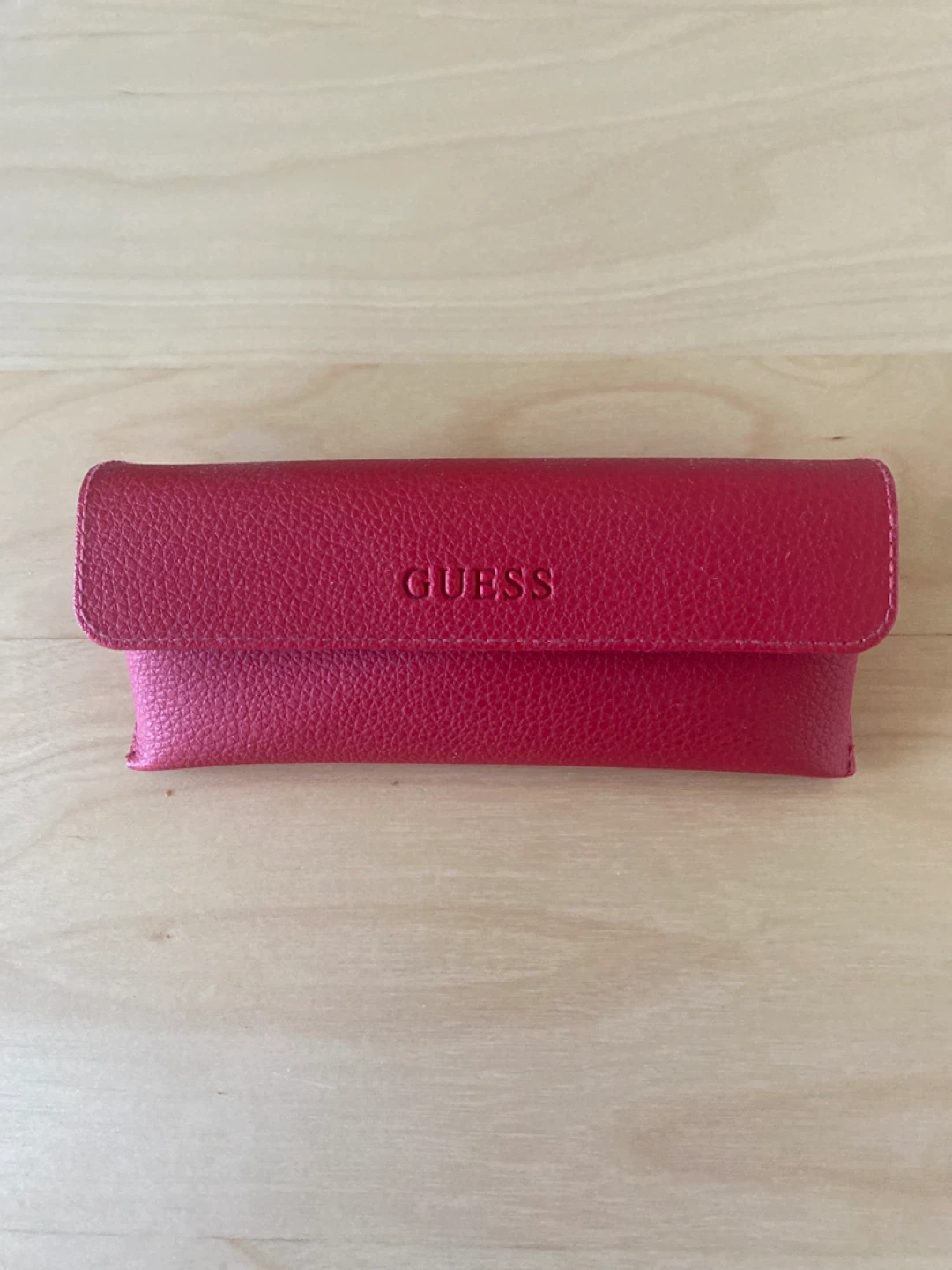 GUESS Sunglasses with Red Case - photo 2