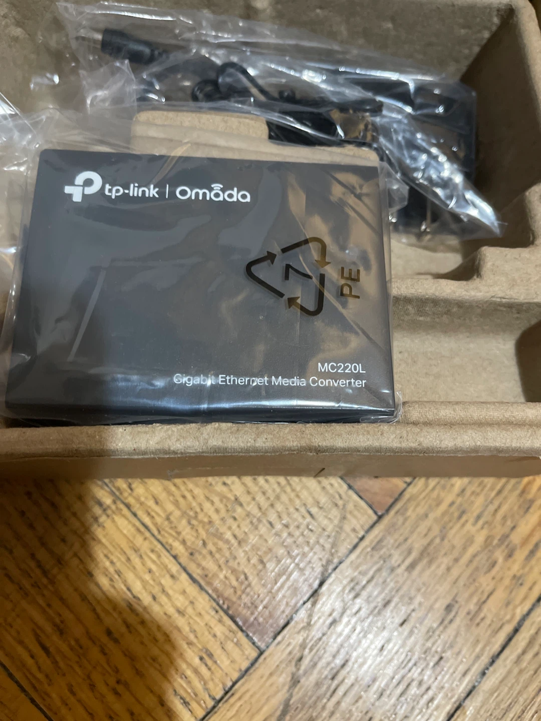 TP-Link Omada MC220L Gigabit Ethernet Media Converter