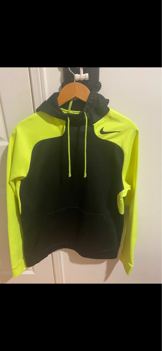 Nike Pro Training Hoodie - Black/Neon Yellow