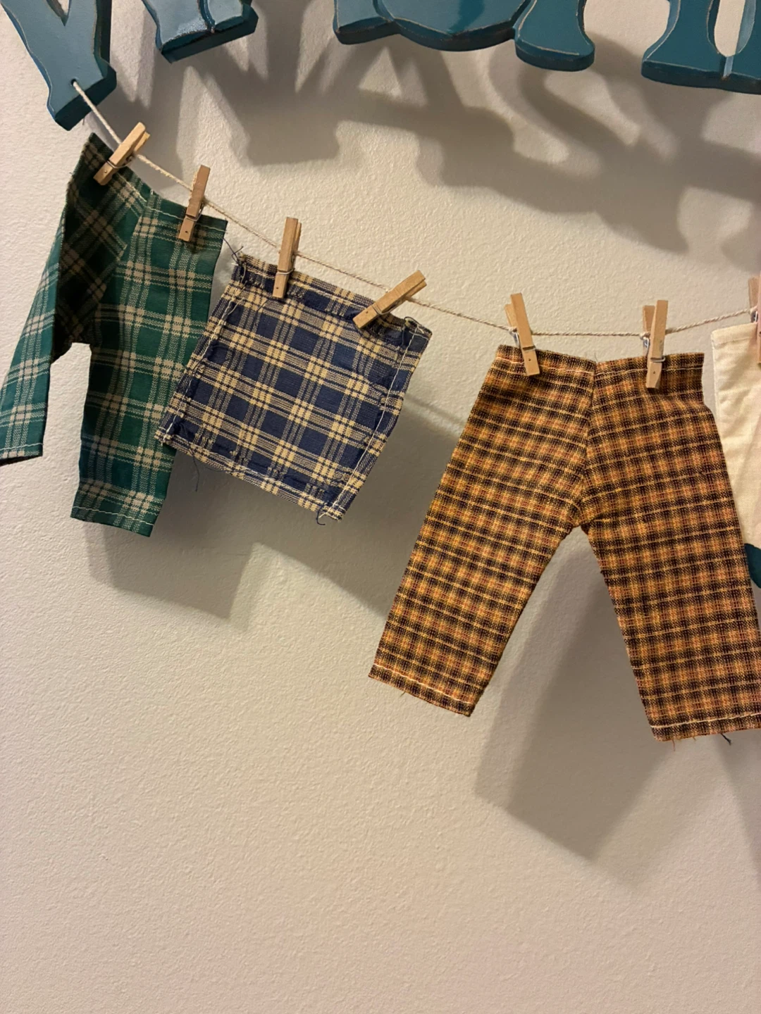 Washing Clothesline Decorative Sign - photo 4
