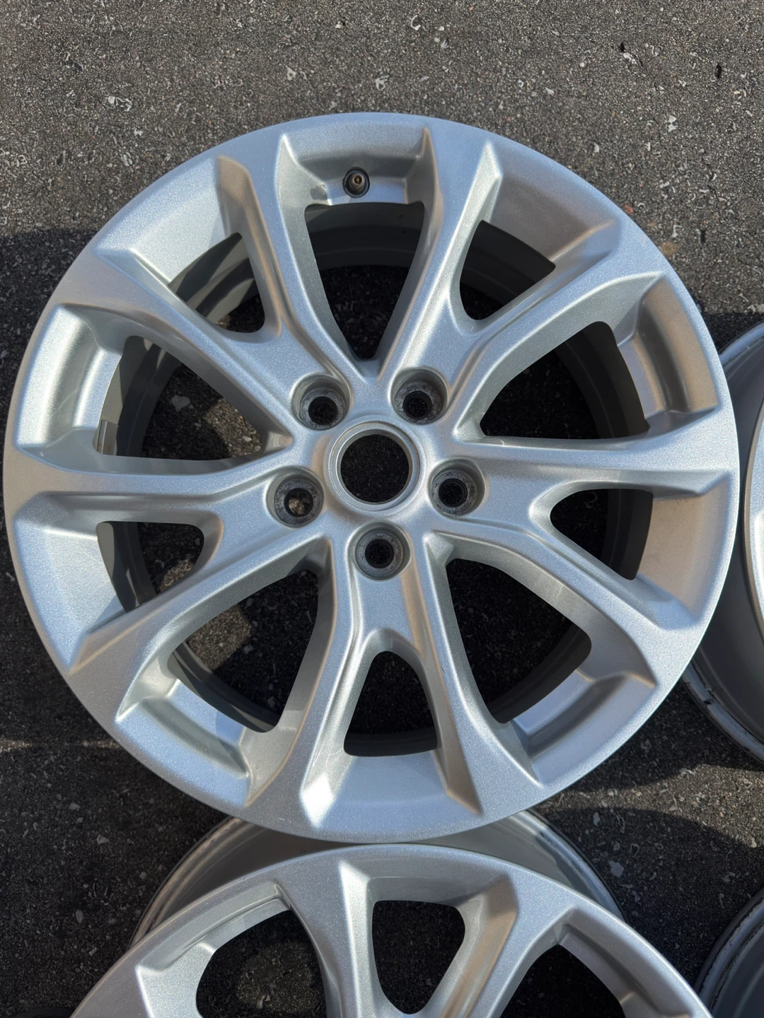 17” Chevy Equinox OEM Rims with TPMS Sensors - photo 2