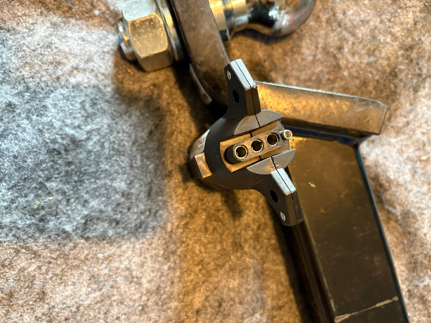 CURT Trailer Hitch Ball Mount with 4-Way Flat Connector - photo 4