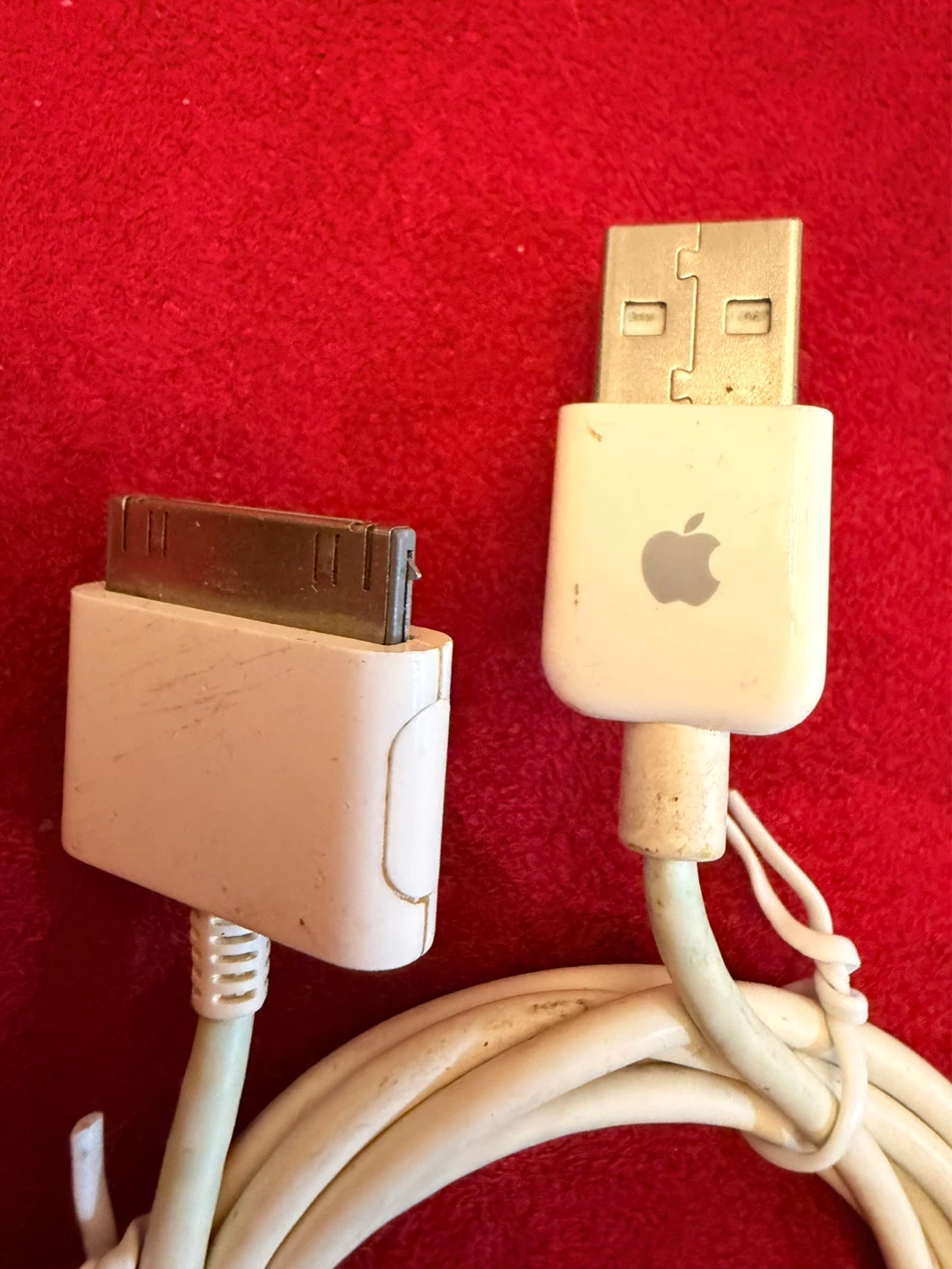 Apple 30-pin to USB Cable - photo 2