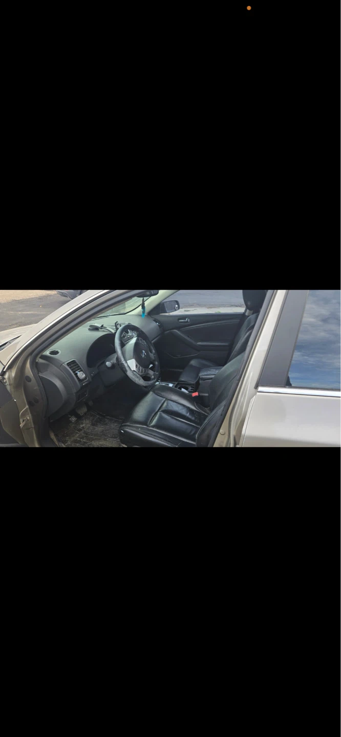Nissan Altima Sedan - photo 2