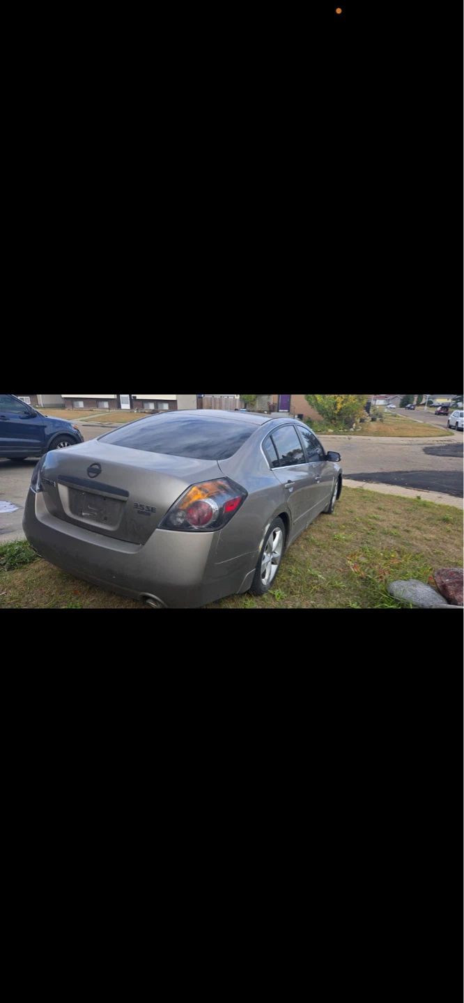 Nissan Altima Sedan - photo 5