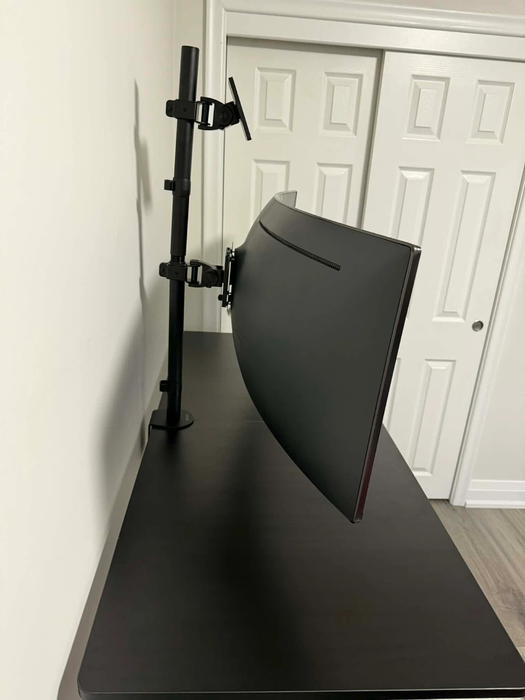 Computer and table and Free computer arm - photo 4