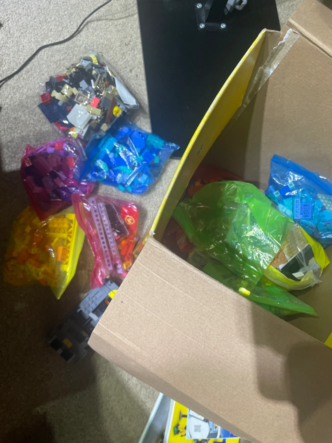 LEGO miscellaneous box - photo 3