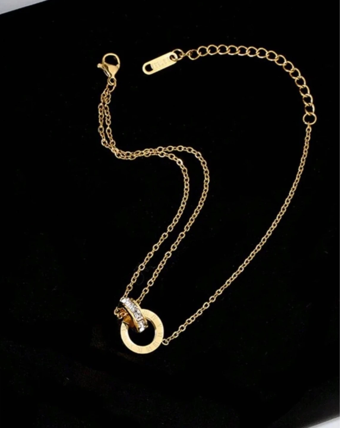 Gold Roman Numeral Circle Necklace and Earrings Set - photo 3