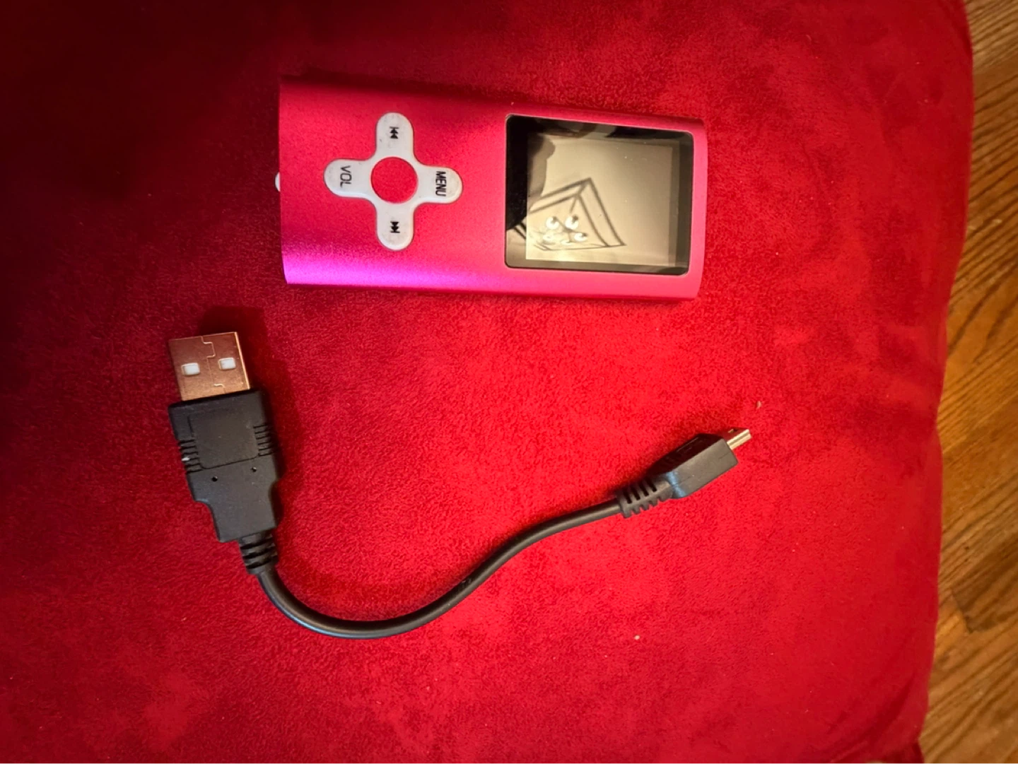 Pink MP3 Player with USB Cable - photo 3