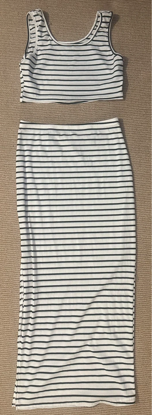 Striped Tank Top and Pencil Skirt Set - photo 2