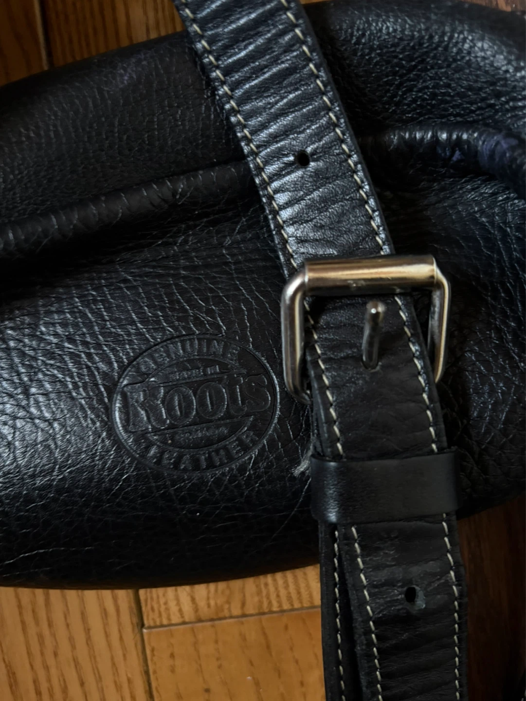 Roots Canada Leather fanny pack belt bag crossbody pouch - photo 4