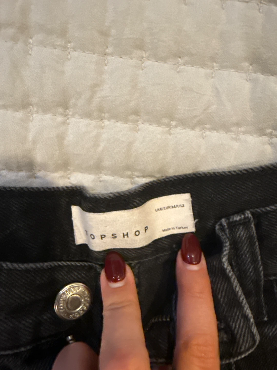 TOPSHOP Black Denim Shorts - photo 2